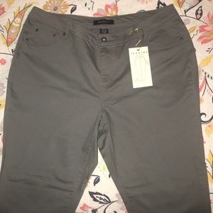 Ashley Stewart women’s Plus size 20 jegging- Gray